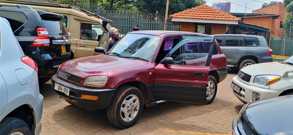 toyota-rav4-self-drive-car-rental-africa