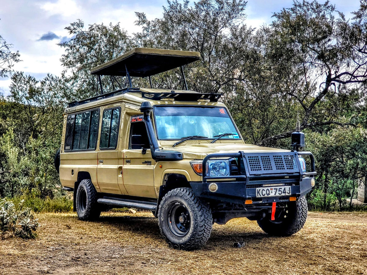 4×4-safari-land-cruiser-extended-hire-africa 4x4-safari-land-cruiser-extended-hire-africa