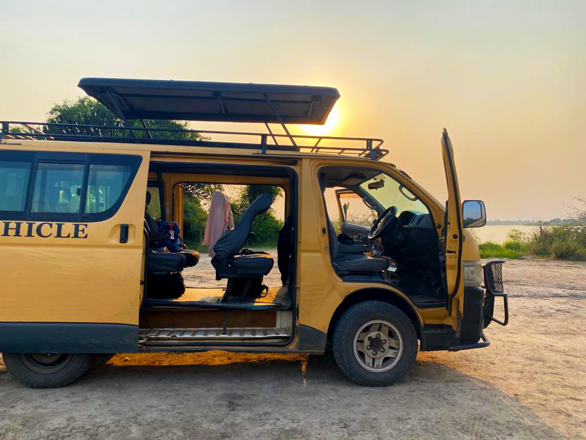 best-safari-van-for-hire-in-east-africa best-safari-van-for-hire-in-east-africa